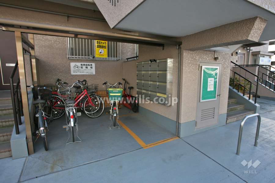 共用ポスト、駐輪場