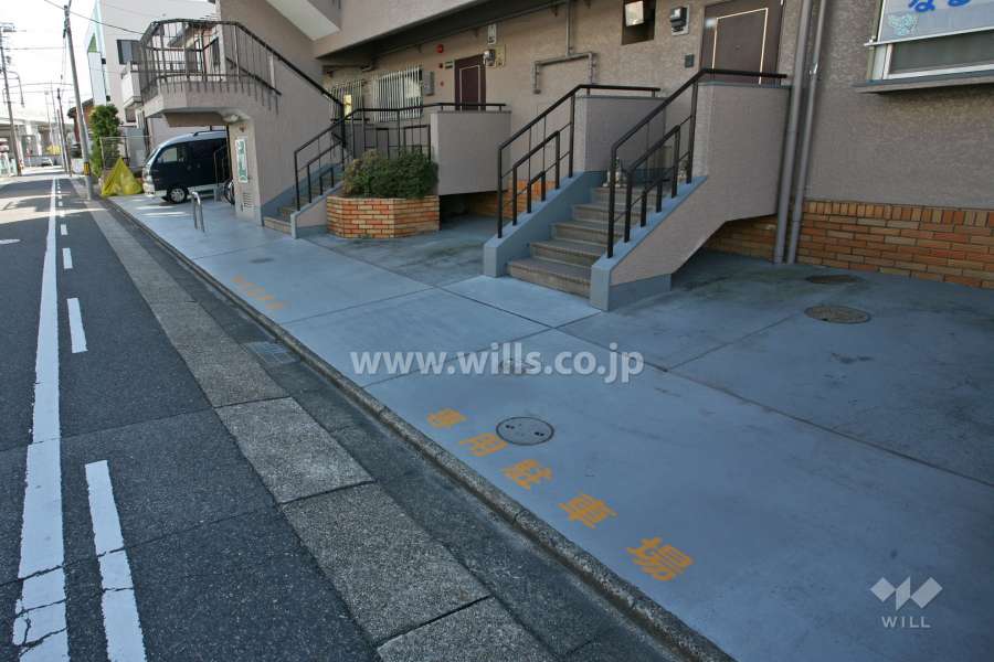 敷地内駐車場(屋外平面式)