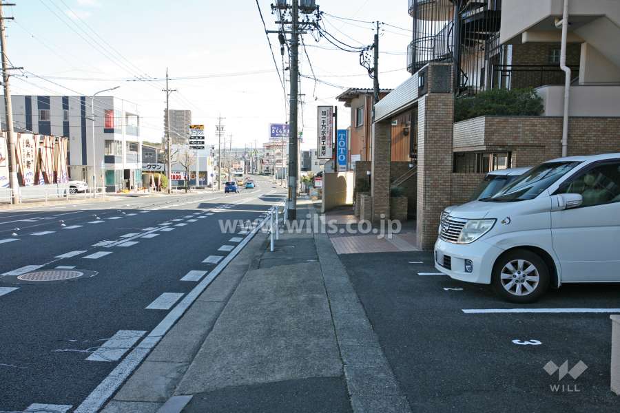 敷地北側の前面道路