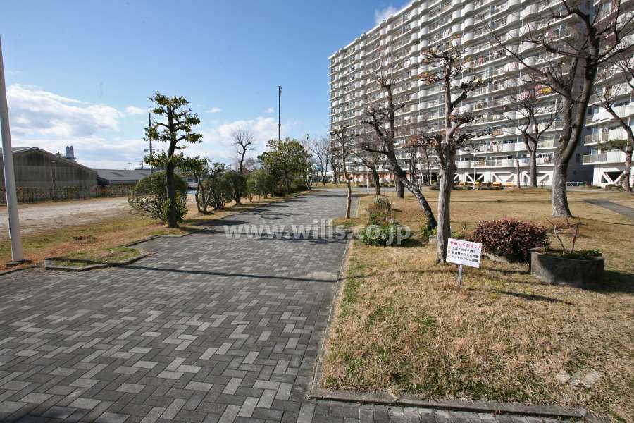 サンヴィラ野並各棟へのアプローチ