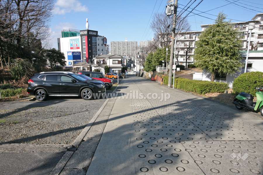 敷地東側の前面道路