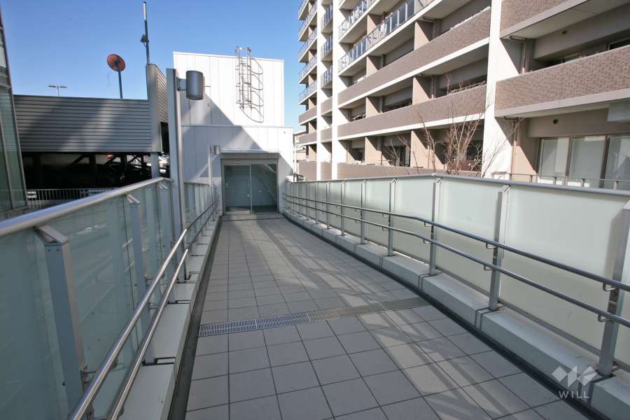 駐車場への通路