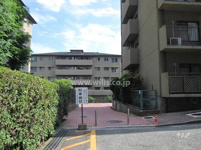 ユニハイム千里丘3号棟の通路