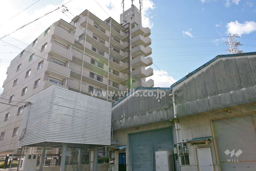 宝マンション左京山の外観(北側から)