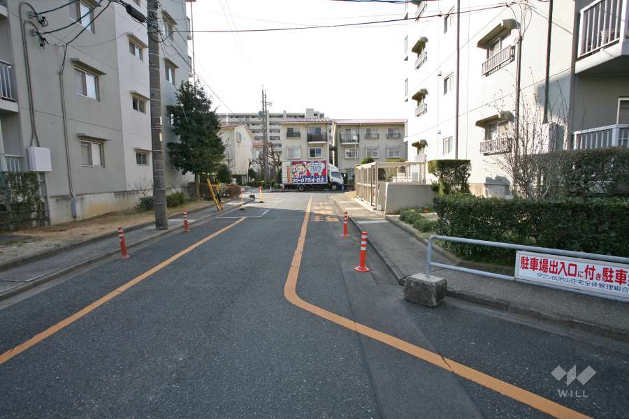 東側通路