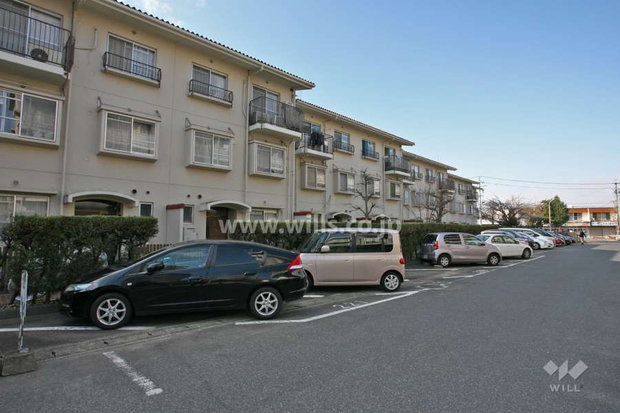 タウン伝治山7号棟の外観（北東側から）