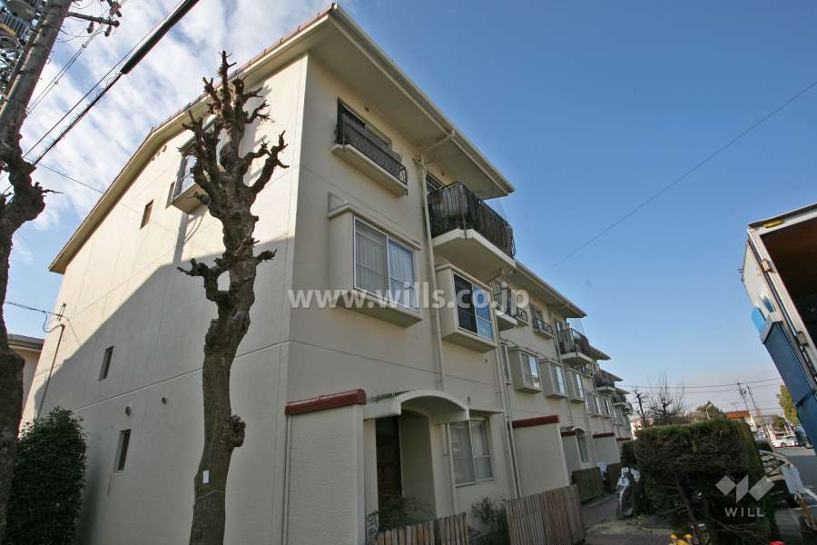 タウン伝治山7号棟の外観（東側から）