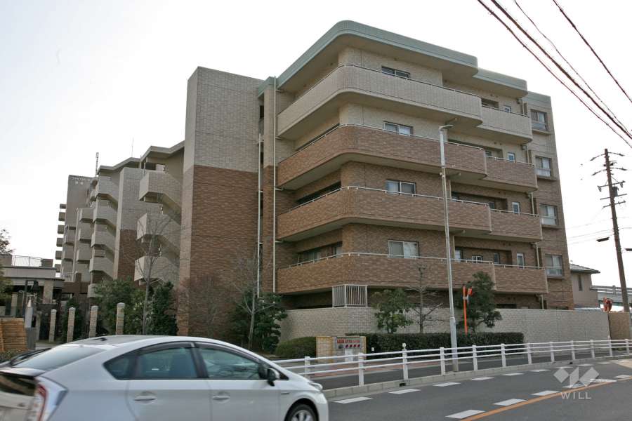 ライオンズガーデン野並の外観(北西側から)