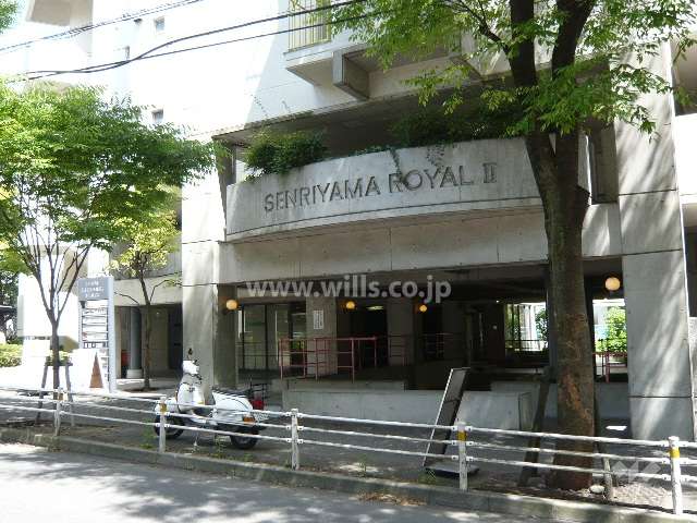 エントランス（店舗も入っています）