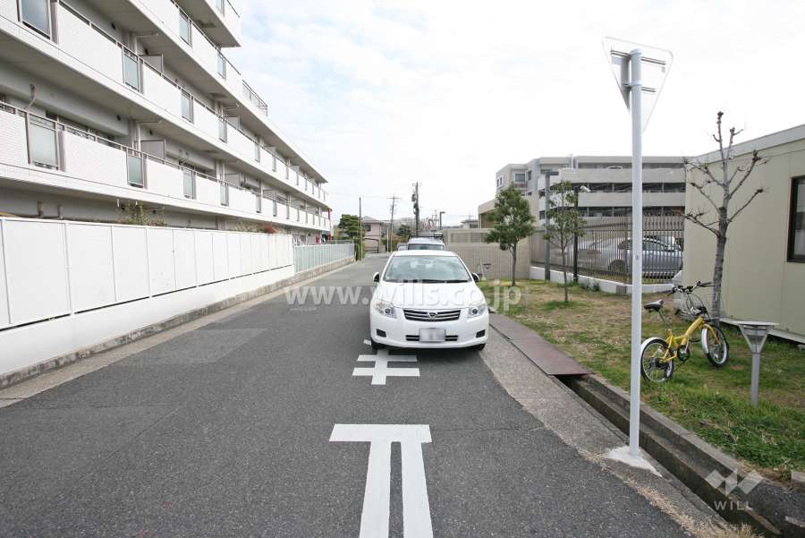 敷地北側の前面道路