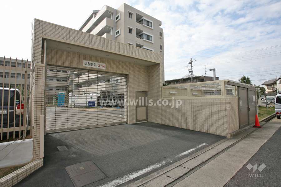 駐車場出入り口(リングシャッター付き）