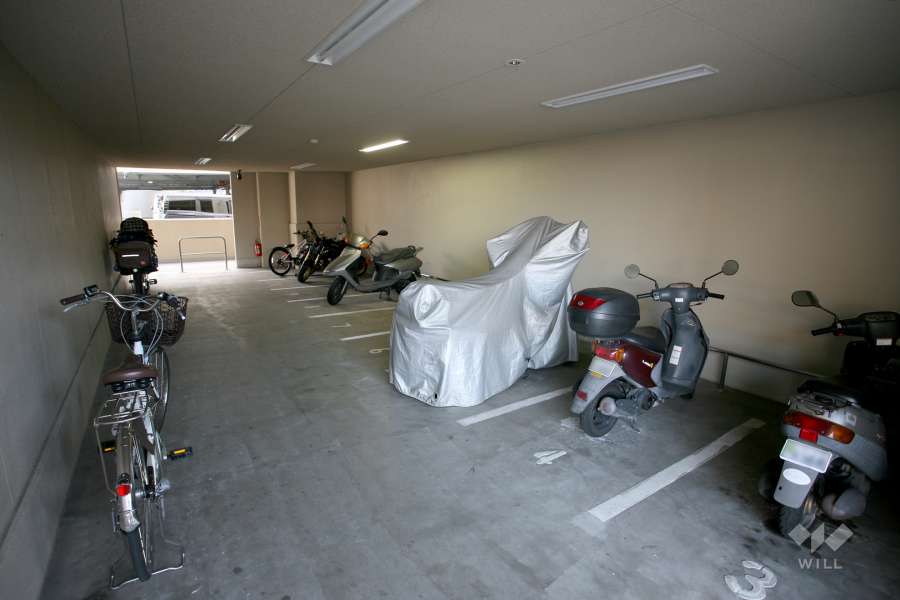屋内に設けられた駐輪場