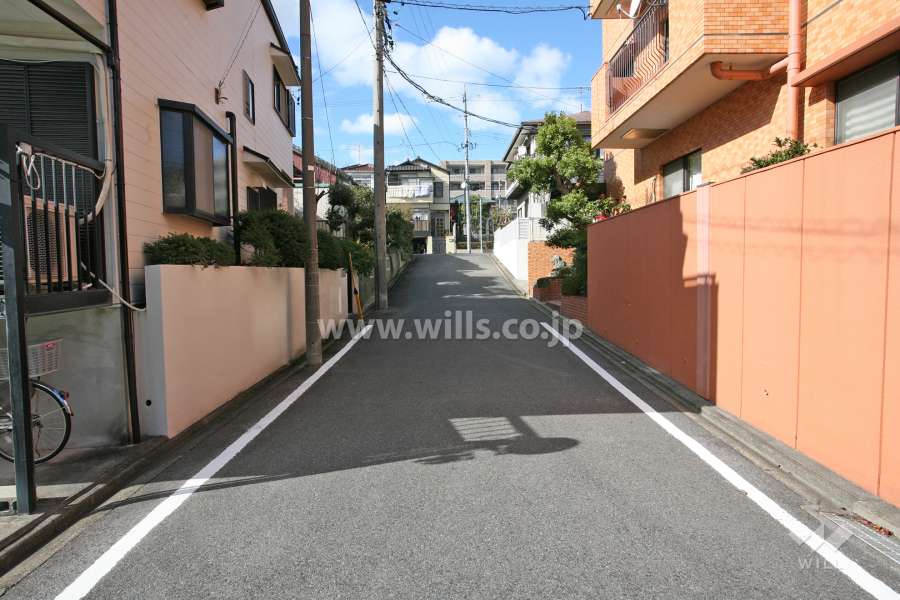 敷地南西側の前面道路