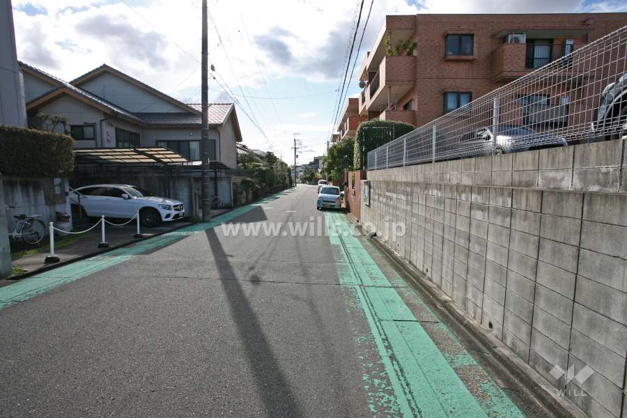敷地南東側の前面道路