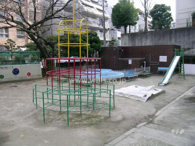B棟にある公園