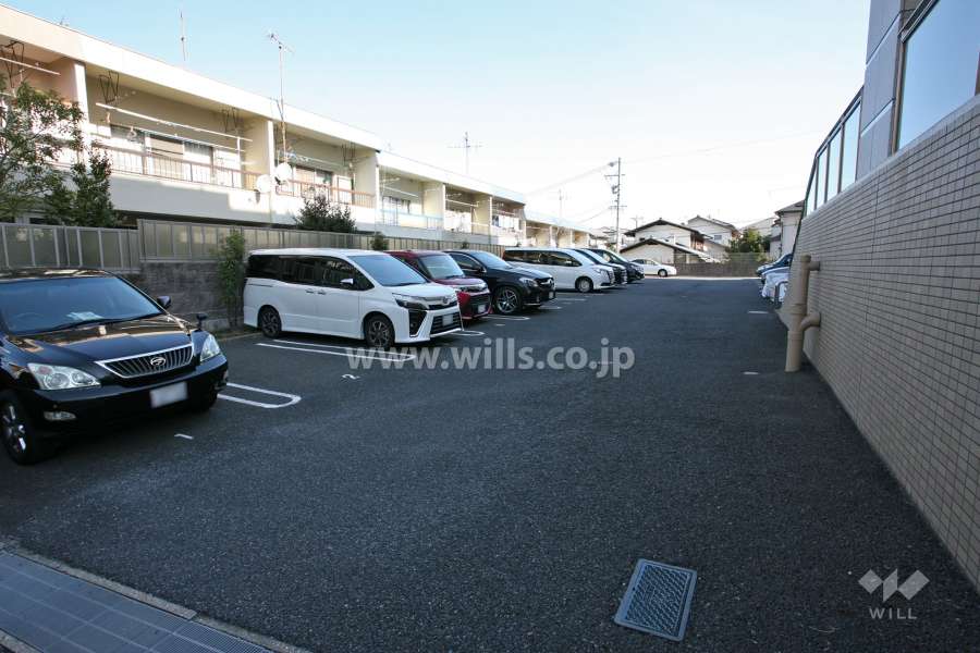 敷地内駐車場（屋外平面式）