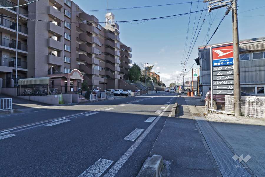 敷地北東側の前面道路（国道1号線）