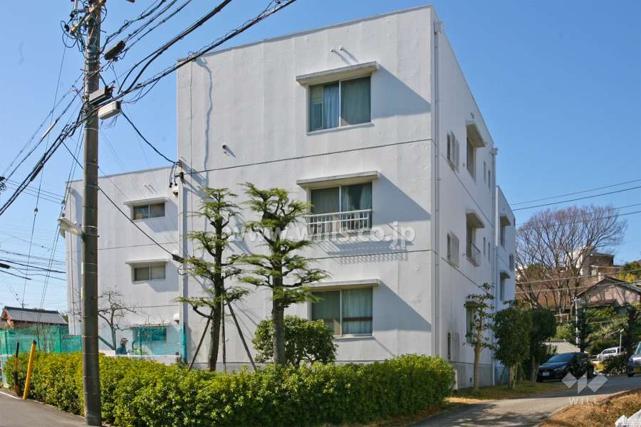 有松グリーンハイツ1号棟の外観(北東側から)