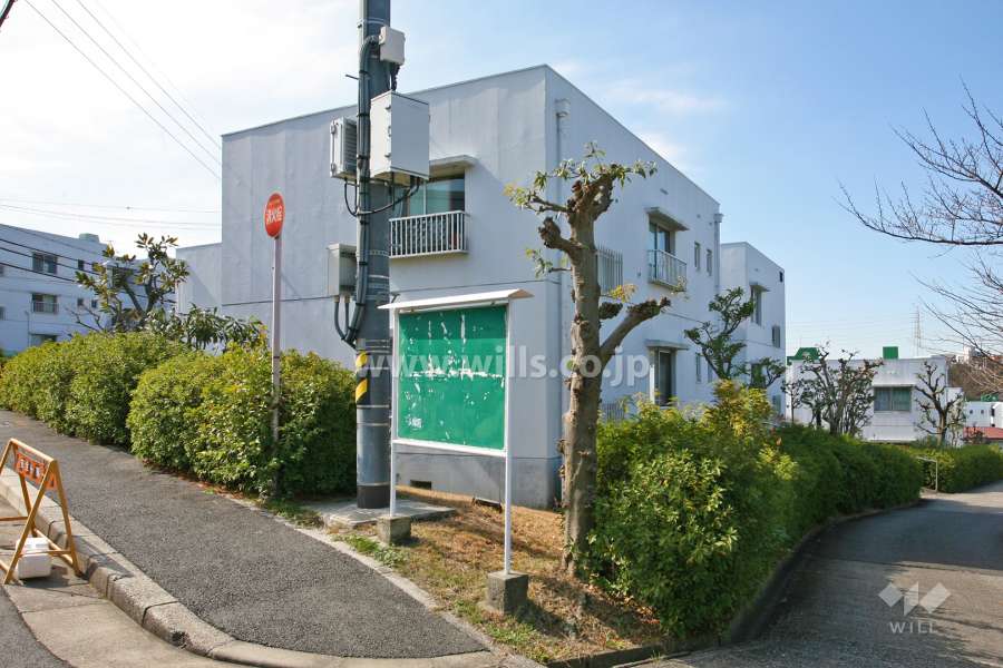 有松グリーンハイツ18号棟の外観(東側から)