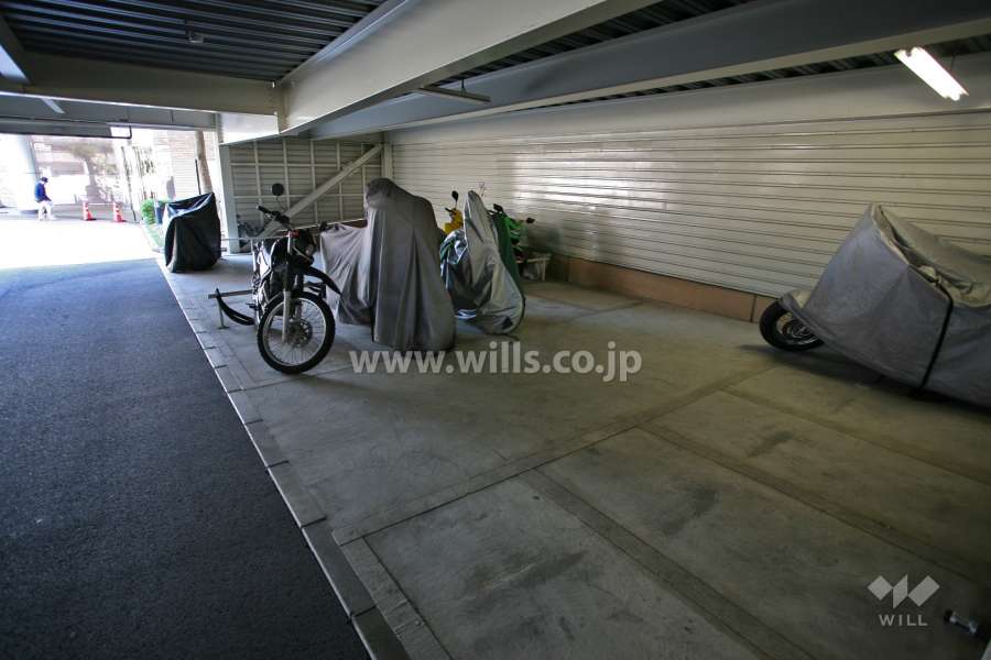 屋内バイク置き場
