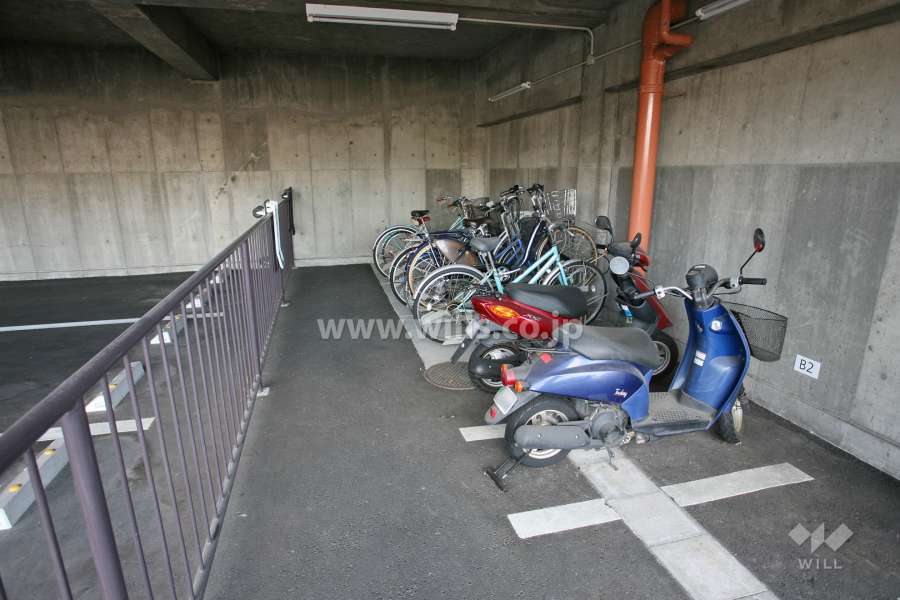 屋内に設けられた駐輪場