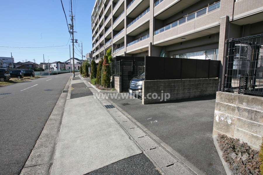敷地内駐車場（屋外平面式）