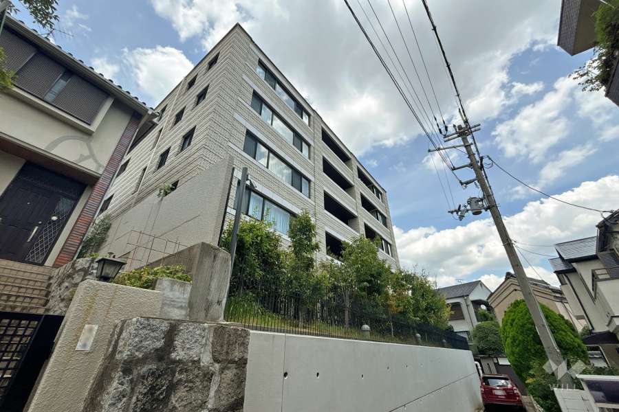 ウェリス東芦屋町の外観（南西側から）