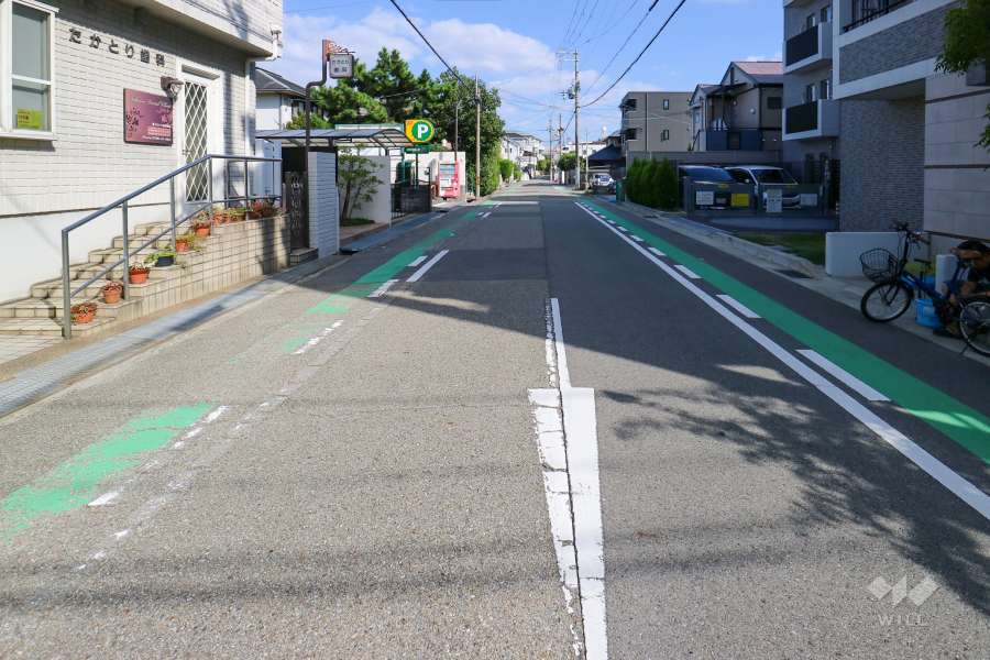 敷地北側の前面道路
