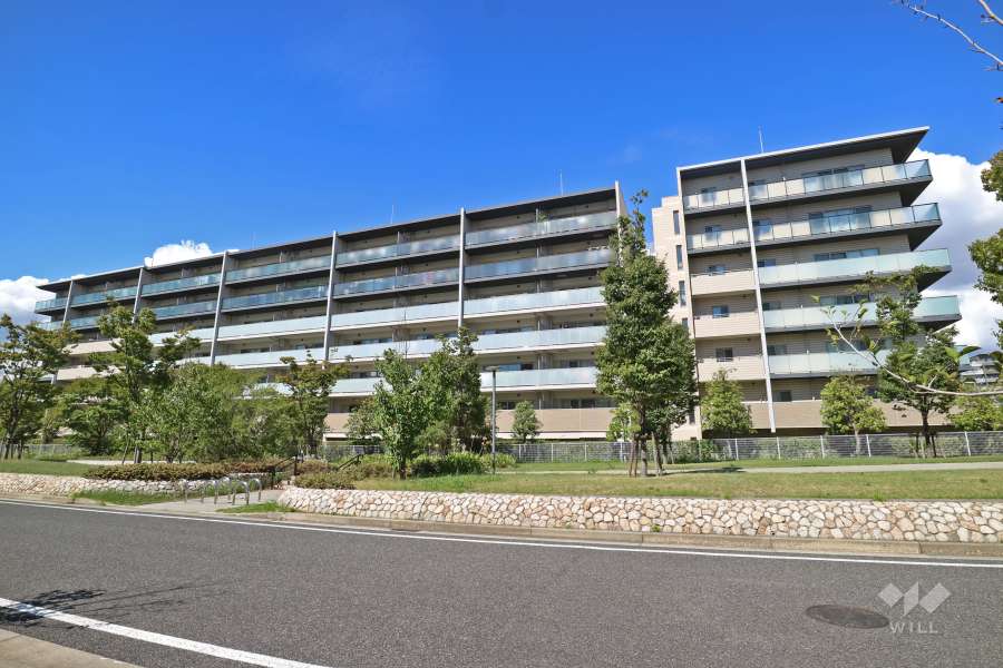 ファインシティ西宮甲子園の外観（南側から）
