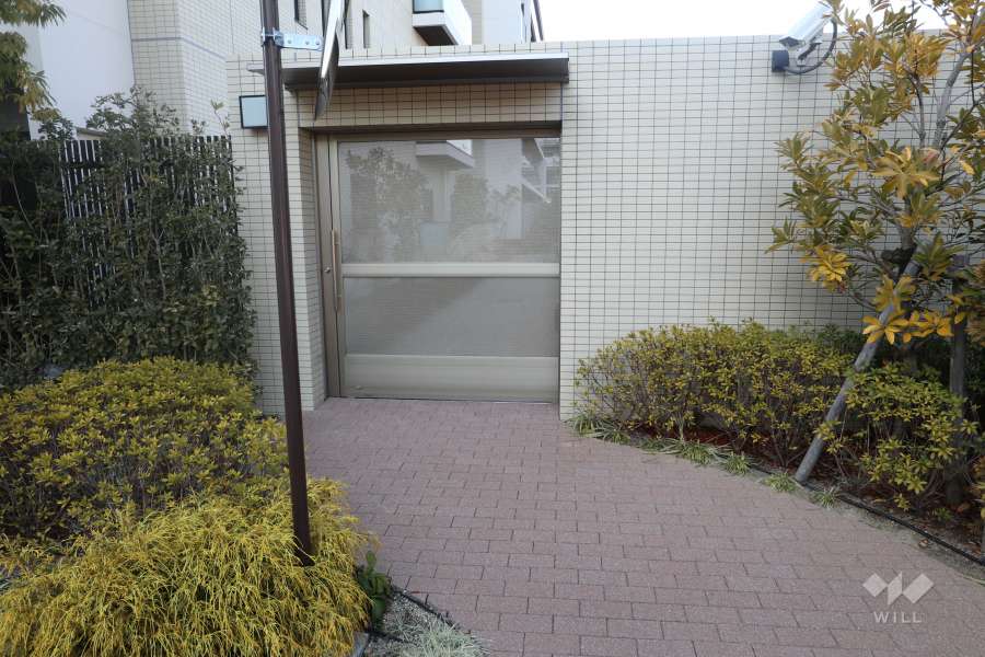駐輪場の出入口（ゲート付き）