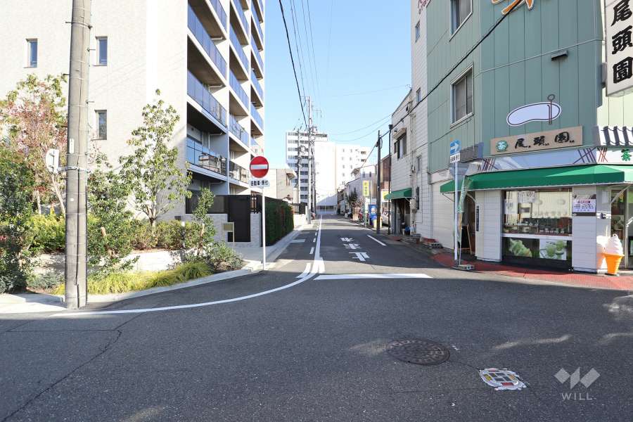 敷地南側の前面道路
