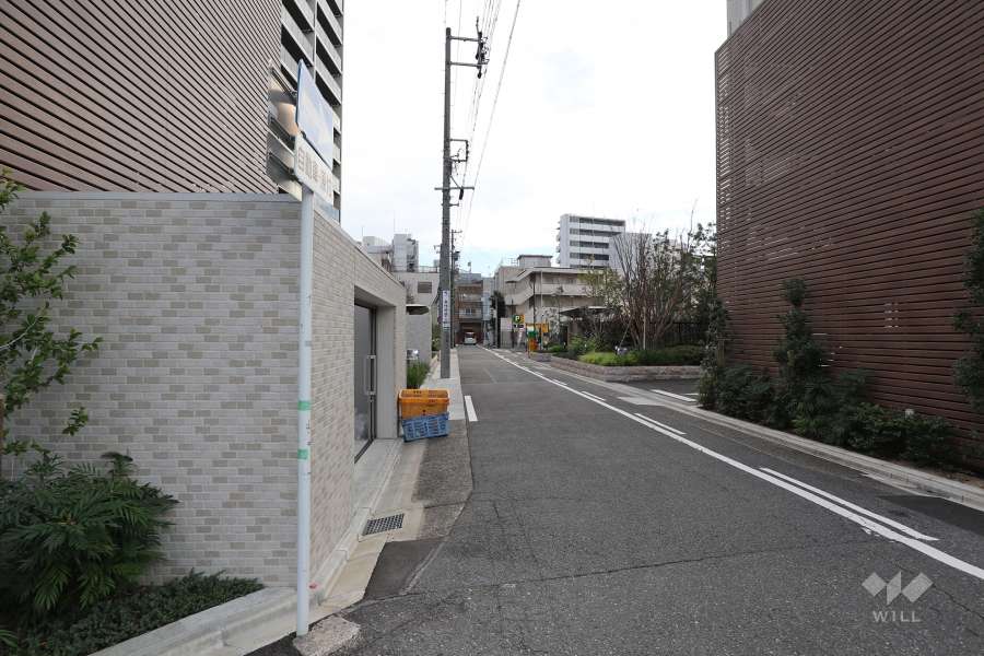 敷地北側の前面道路