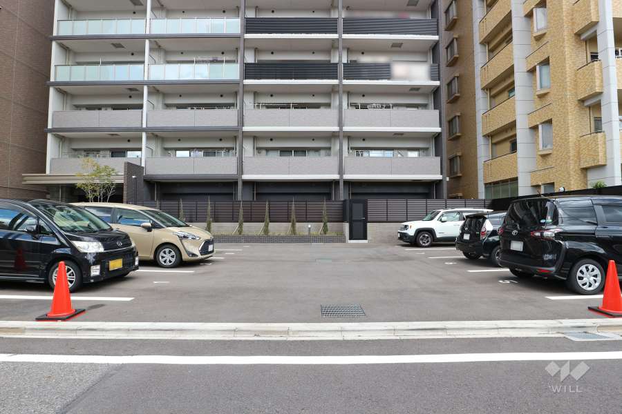 駐車場出入り口・敷地内駐車場（屋外平面式）
