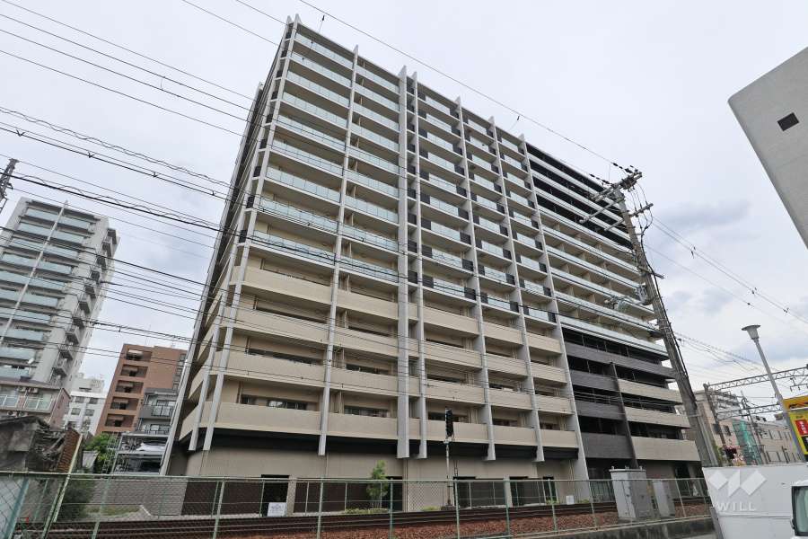 ワコーレ塚口駅前ファーストエンブレムの外観（南西側から）