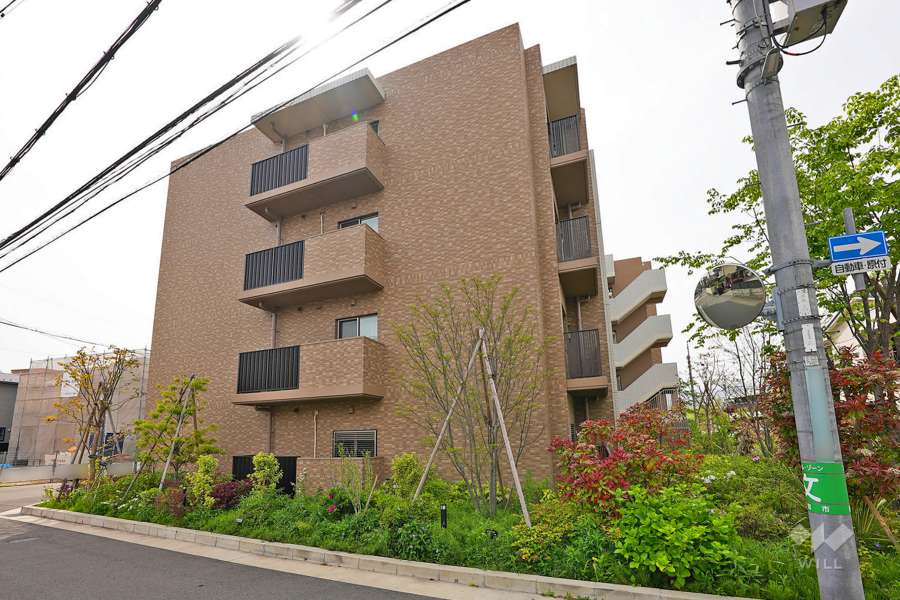 アービング　グラン甲子園口の外観（東側から）