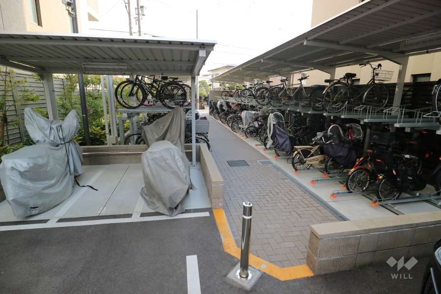 駐輪場とバイク置場