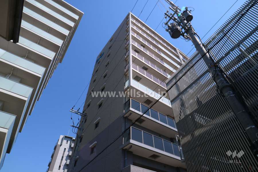 プレサンスロジェ伊丹郷町宮ノ前の外観(北西側から)