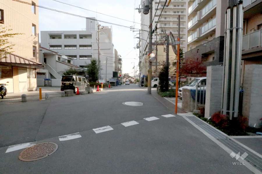 敷地東側の前面道路