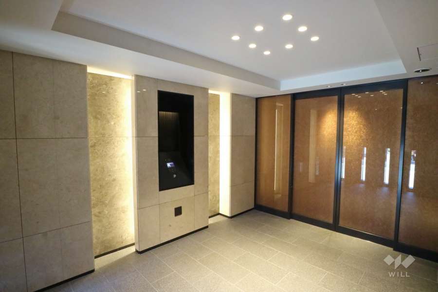 エントランスはオートロック付きです。