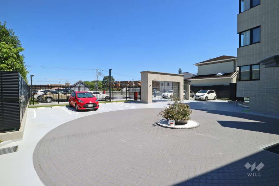 敷地内駐車場（リングシャッター付き）