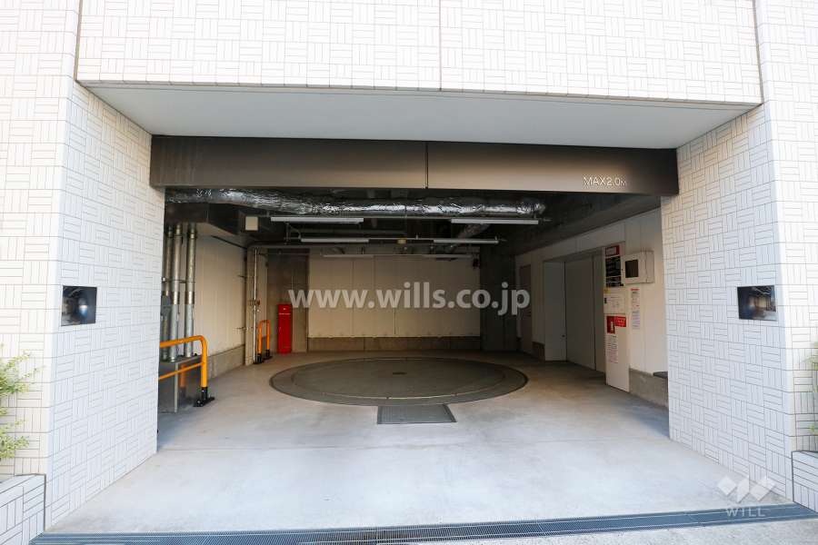 駐車場出入り口