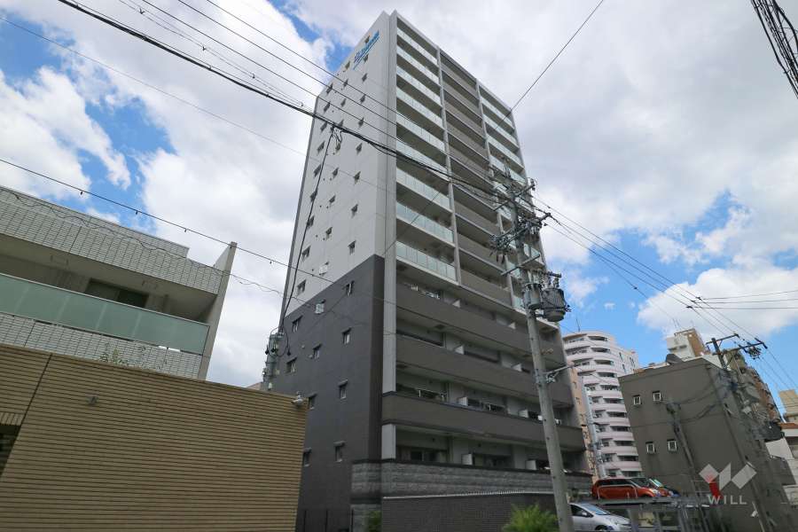 プレサンスロジェ上前津エグゼの外観（南西側から）