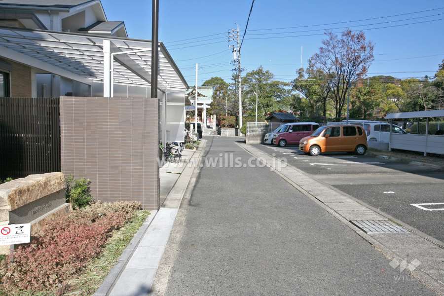 敷地東側の前面道路
