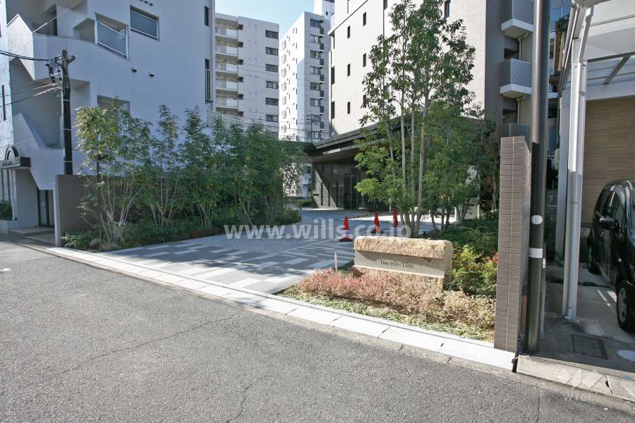 敷地入り口（東側）
