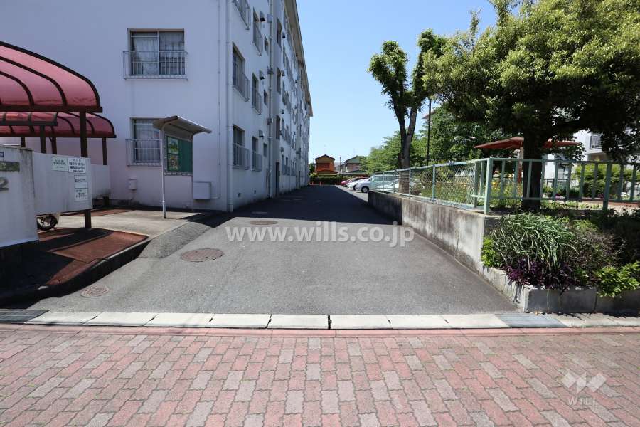 駐車場出入り口