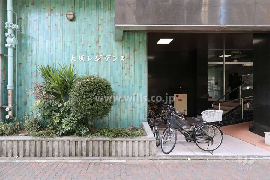 東側のエントランス