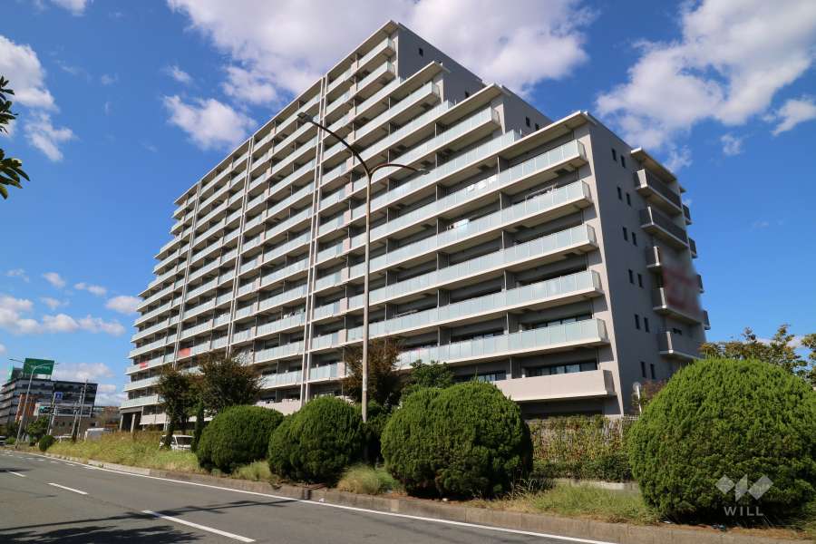 パークナード・レーベン茨木さわらぎの外観（南東側から）