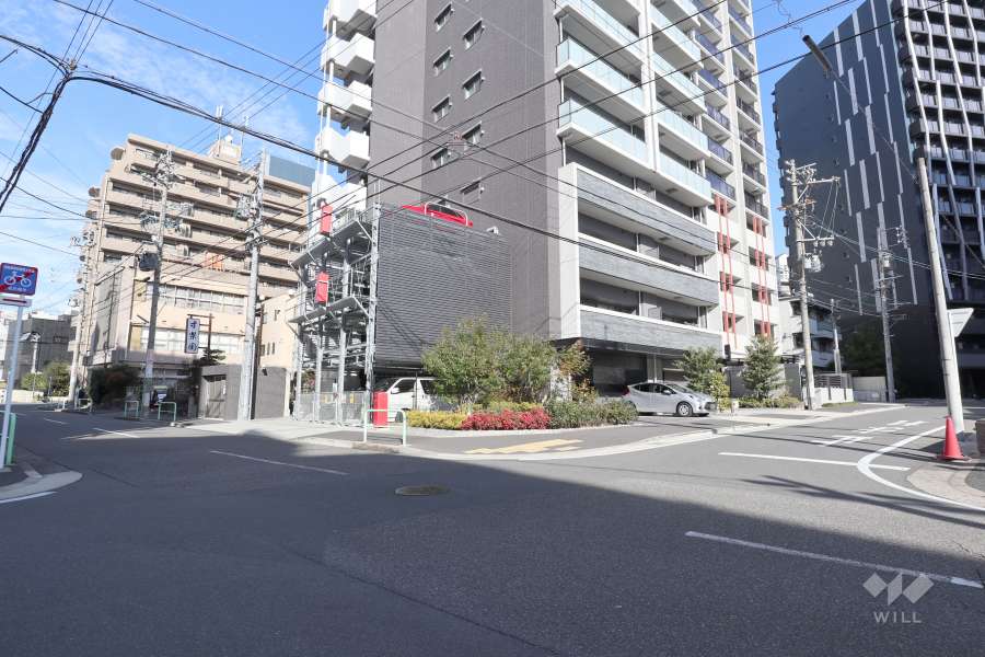敷地南側の前面道路