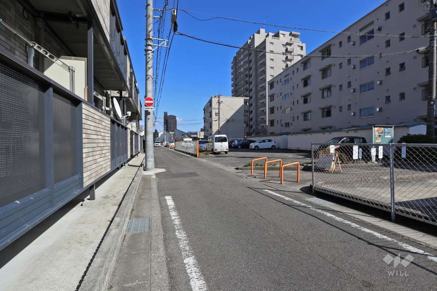 8号棟敷地北側前面道路