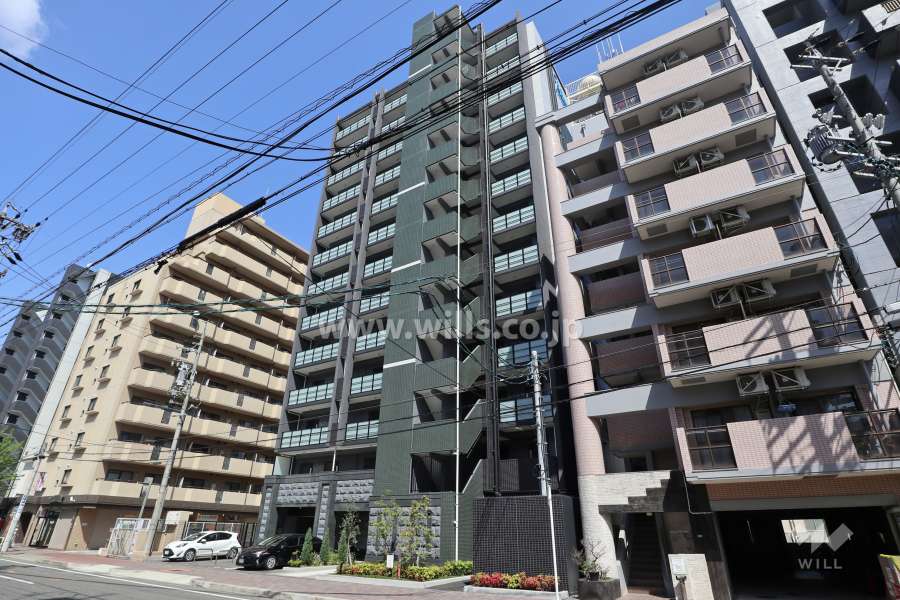 プレサンス上前津プレスの外観（南西側から）